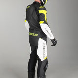 TRAJE 2 PIEZAS DE PIEL CHALLENGER V2 NGO/BCO/AMA