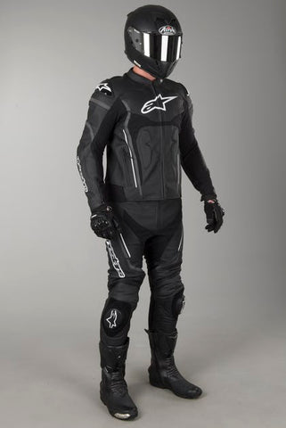 TRAJE 2 PIEZAS DE PIEL MOTEGI V2 NEGRO CARBON